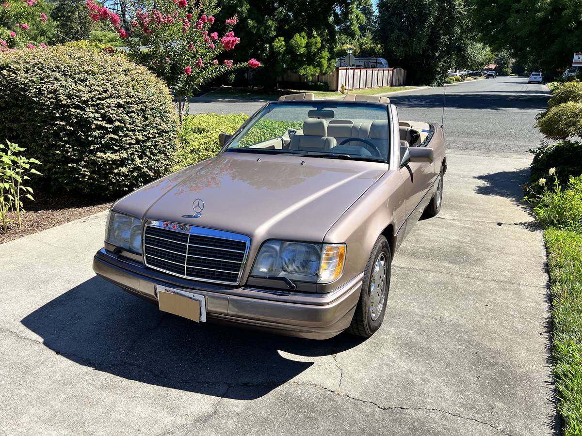 Mercedes-benz-e320-1994-brown-12