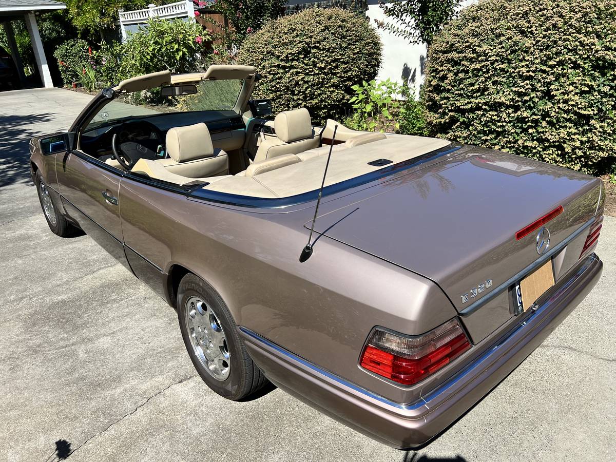 Mercedes-benz-e320-1994-brown-13