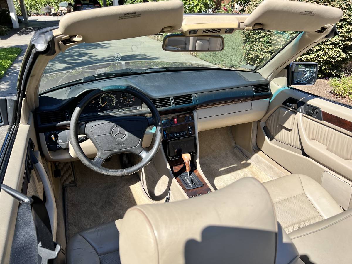 Mercedes-benz-e320-1994-brown-14