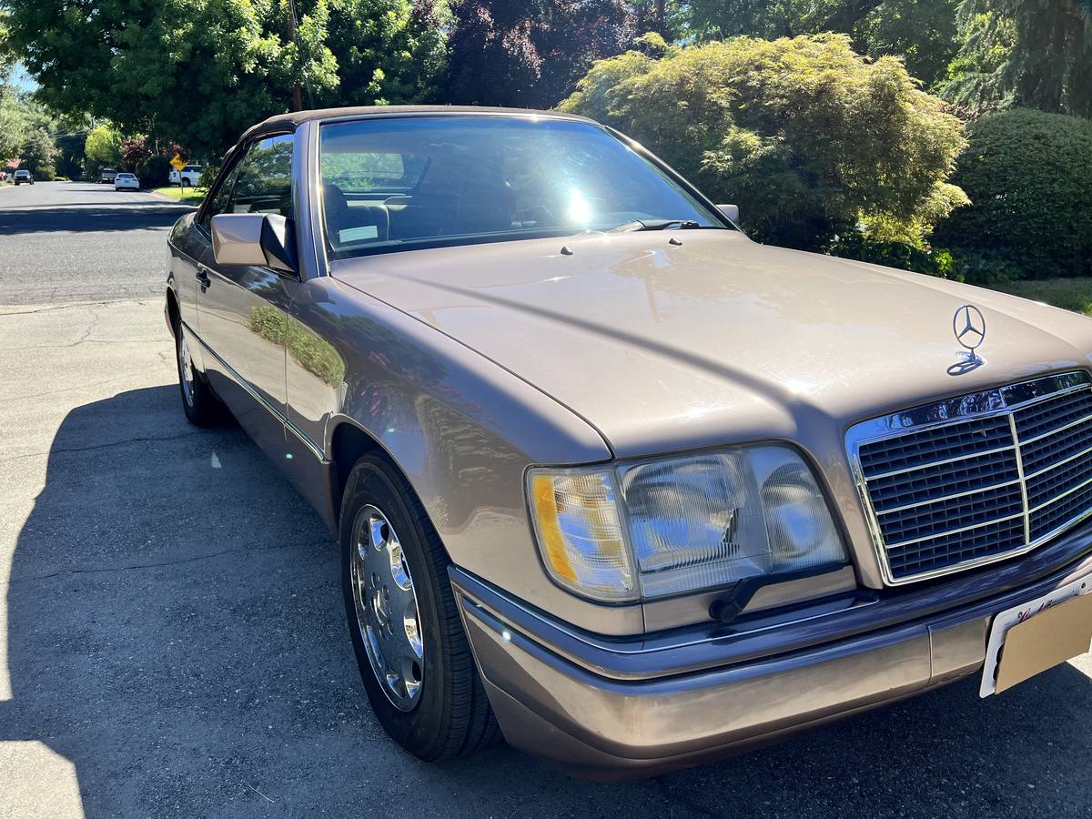Mercedes-benz-e320-1994-brown-2