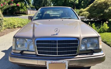Mercedes-benz-e320-1994-brown-4