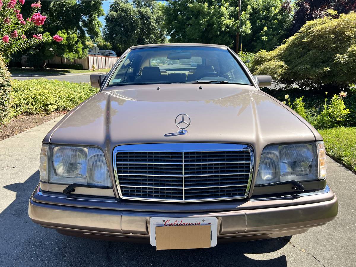 Mercedes-benz-e320-1994-brown-4