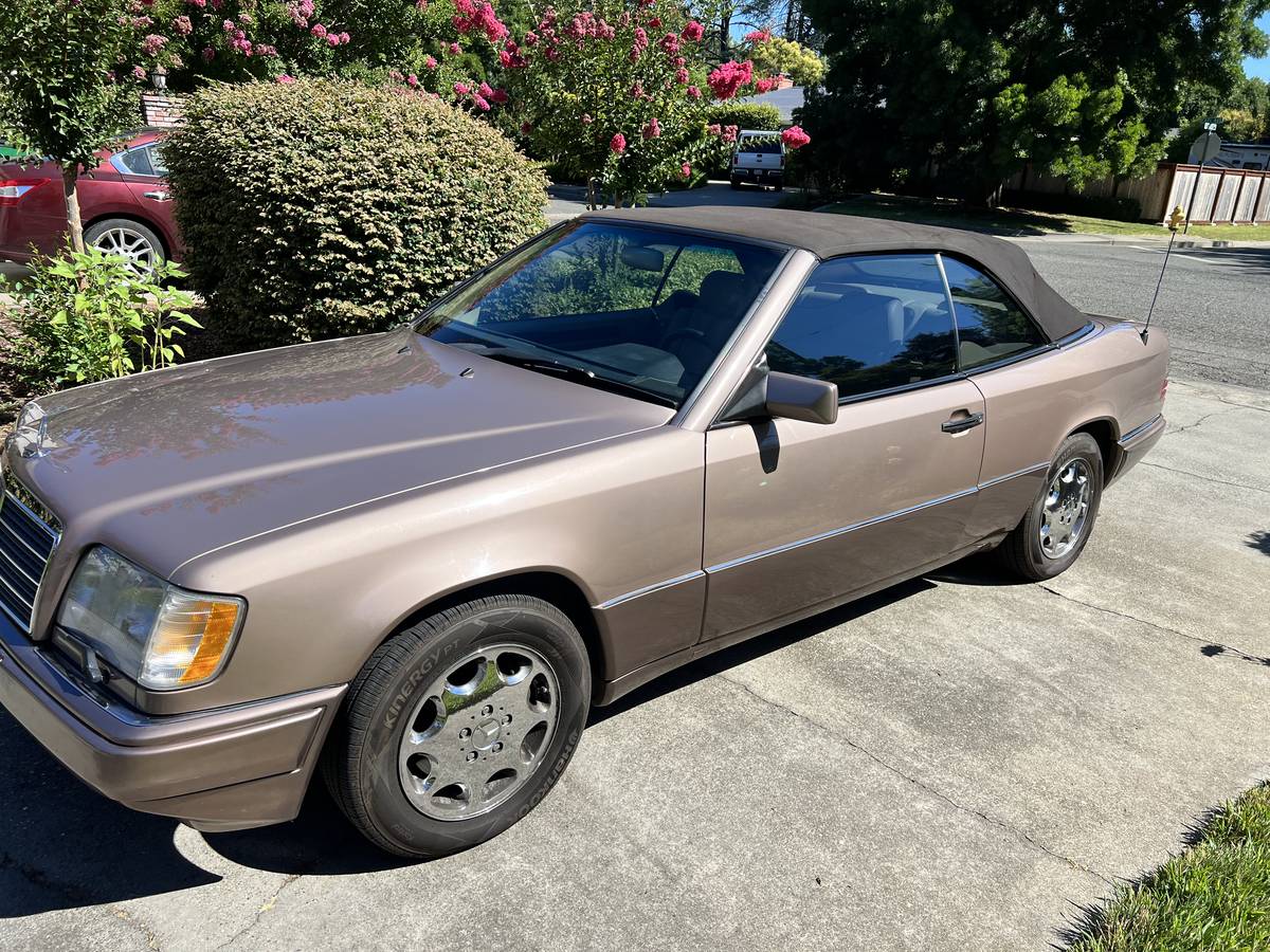 Mercedes-benz-e320-1994-brown