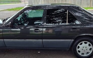 Mercedes-benz-e320-1994-grey-9