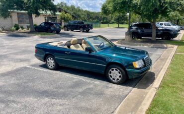 Mercedes-benz-e320-1995-green