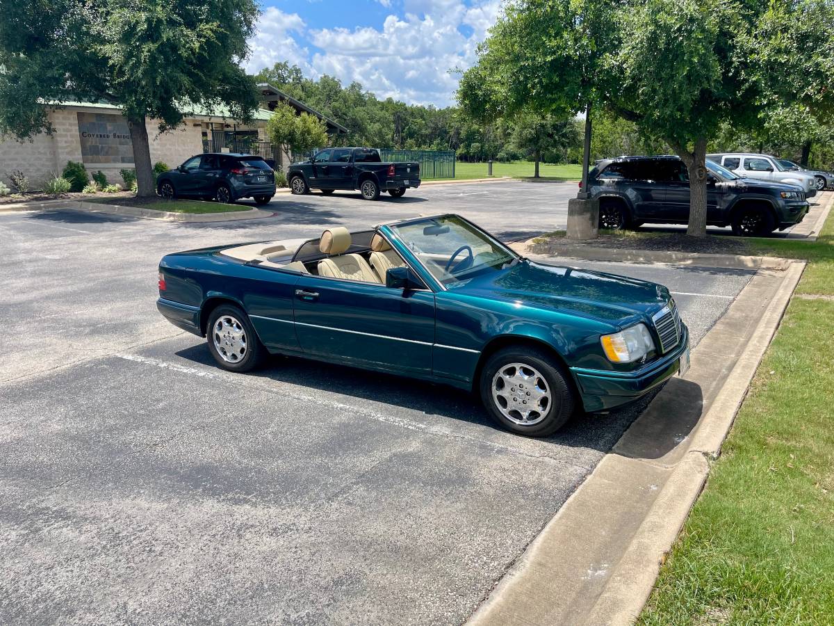 Mercedes-benz-e320-1995-green