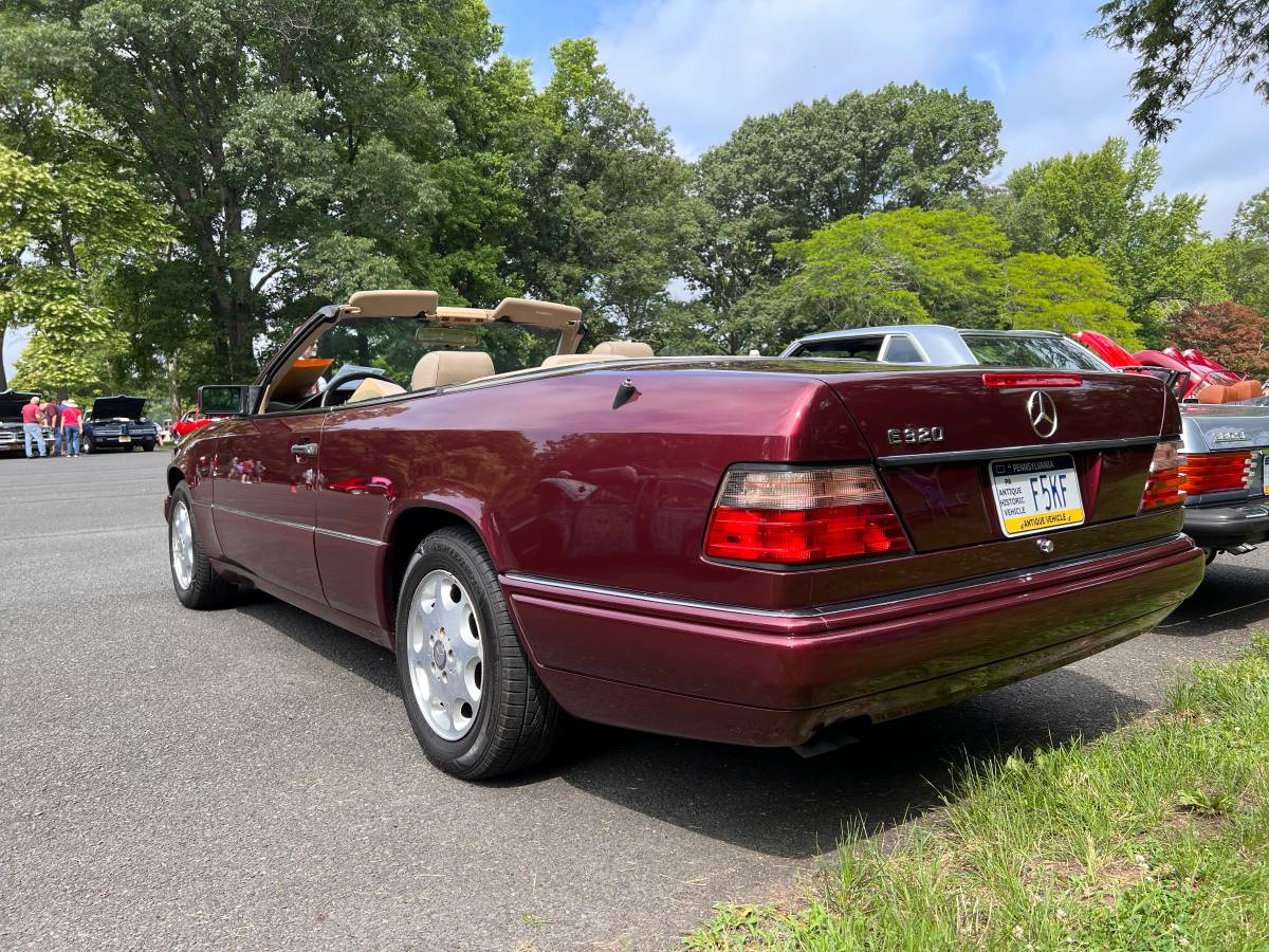 Mercedes-benz-e320-1995-red-13