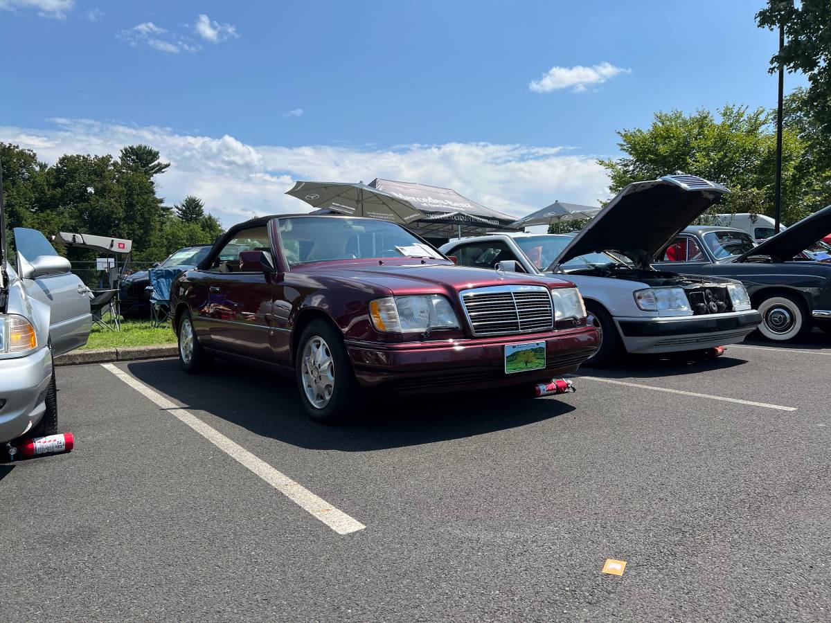 Mercedes-benz-e320-1995-red-15