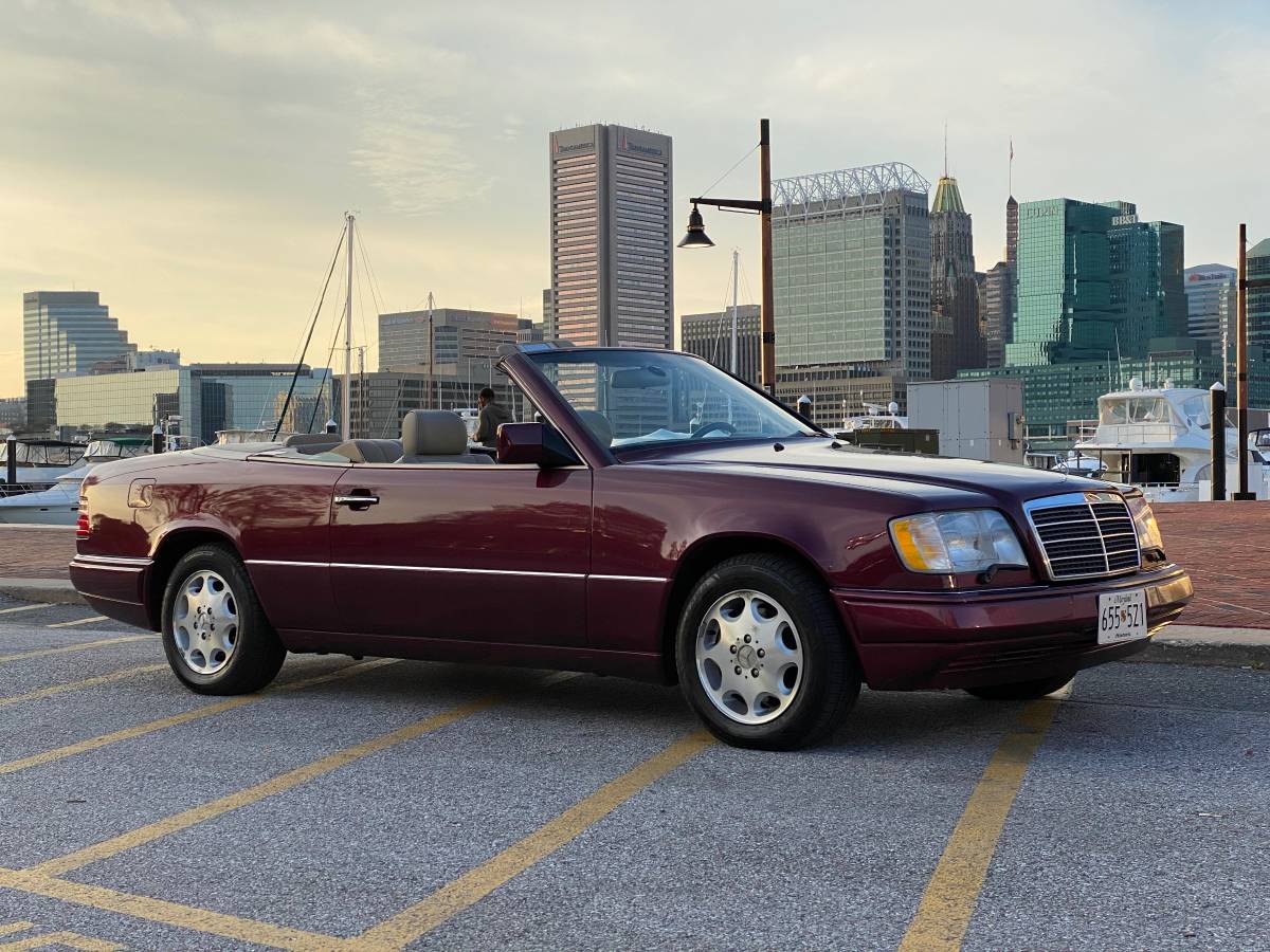 Mercedes-benz-e320-1995-red-17