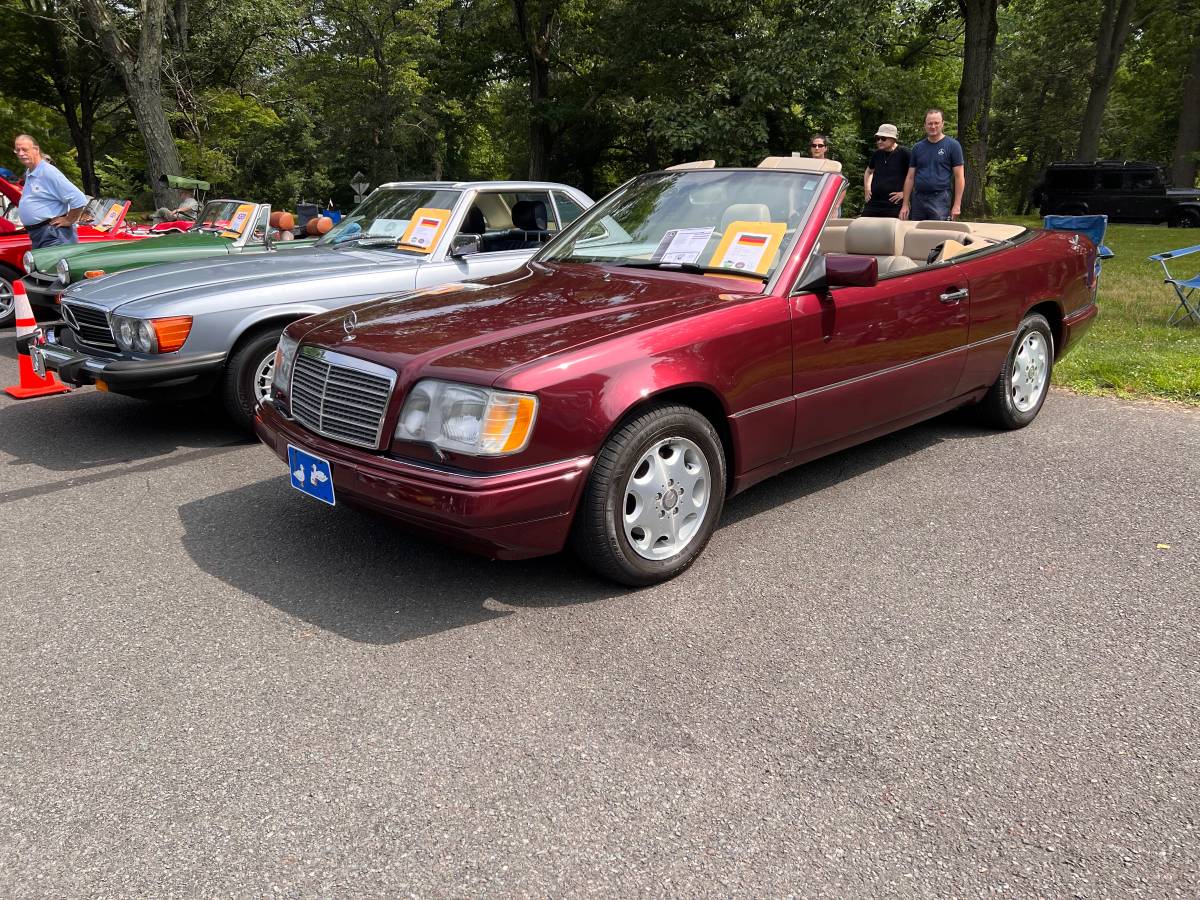 Mercedes-benz-e320-1995-red-2