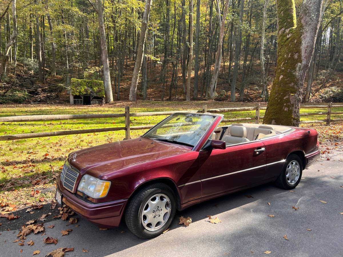 Mercedes-benz-e320-1995-red-3