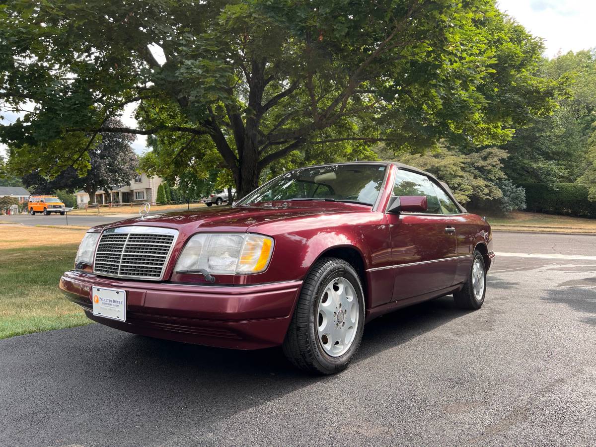 Mercedes-benz-e320-1995-red-4