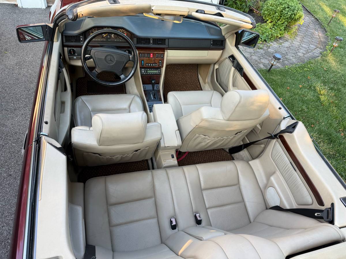 Mercedes-benz-e320-1995-red-6