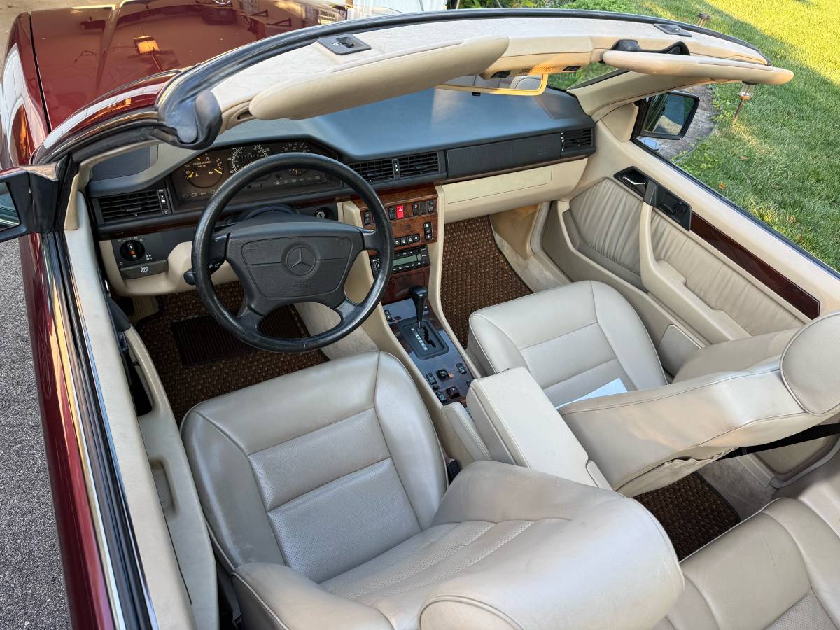 Mercedes-benz-e320-1995-red-7