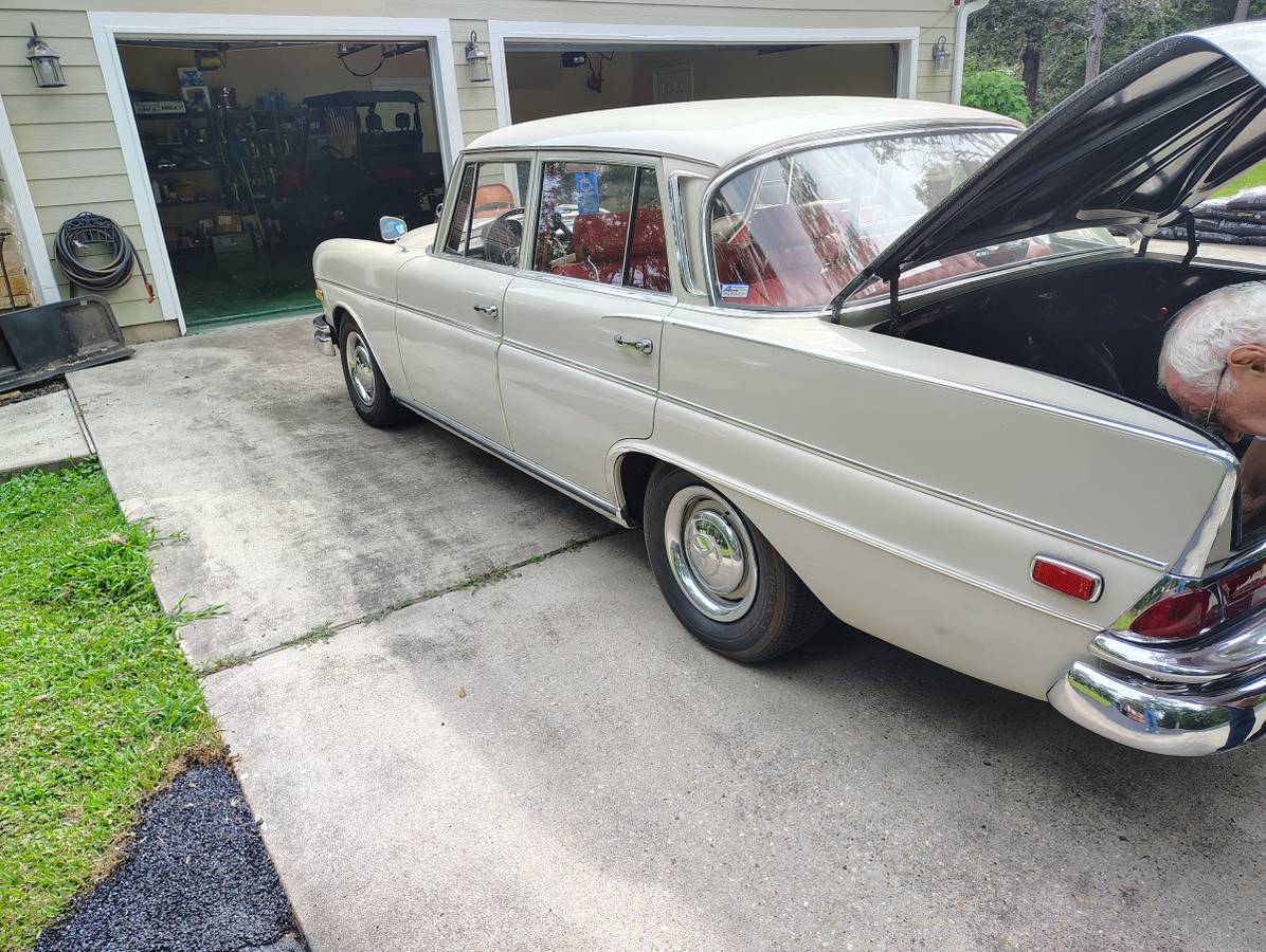 Mercedes-benz-s-class-1963-white-2