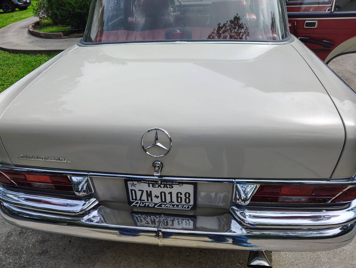 Mercedes-benz-s-class-1963-white-3