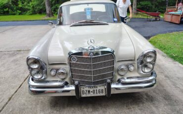 Mercedes-benz-s-class-1963-white