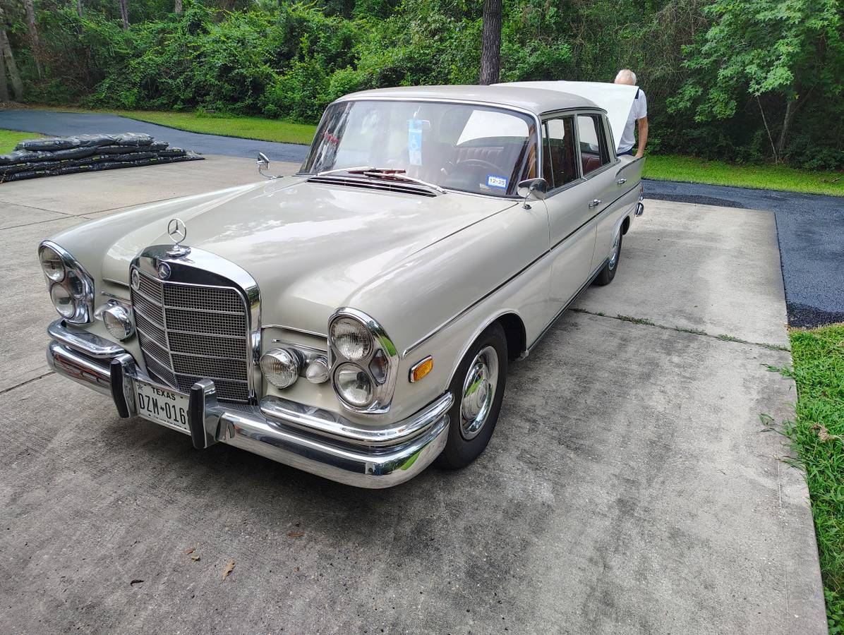 Mercedes-benz-s-class-1963-white-6