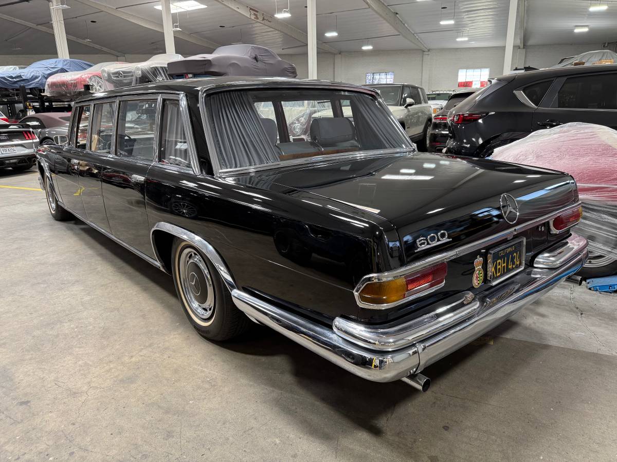 Mercedes-benz-s-class-1964-black-2