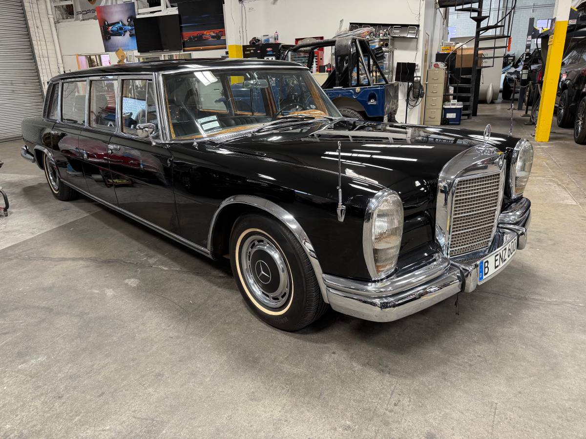 Mercedes-benz-s-class-1964-black-4