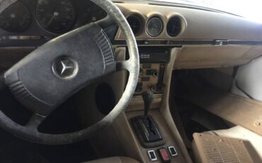 Mercedes-benz-s-class-1973-4