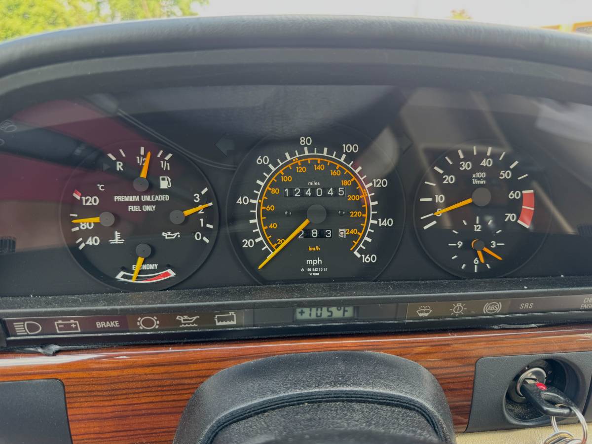 Mercedes-benz-s-class-1988-1