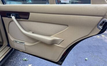 Mercedes-benz-s-class-1988-13