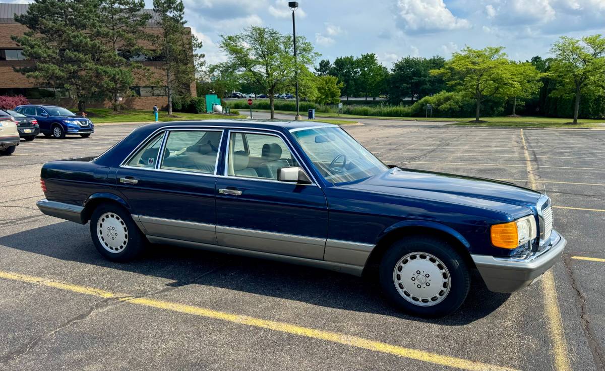 Mercedes-benz-s-class-1988-18