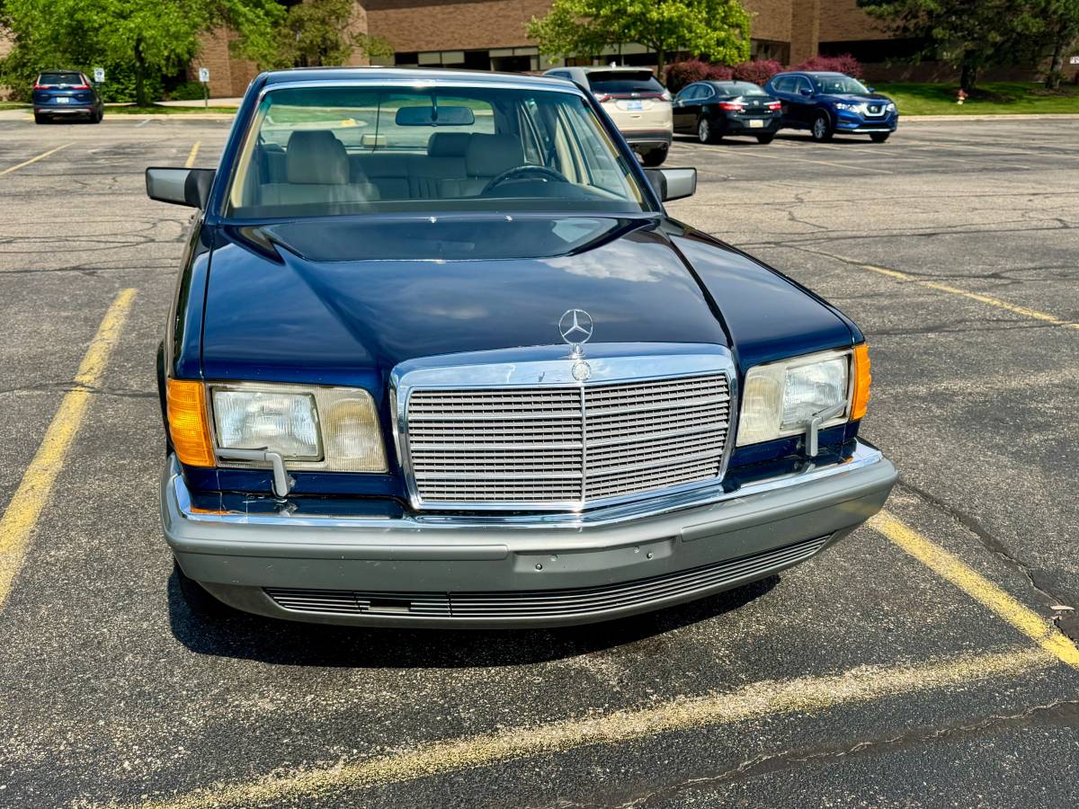 Mercedes-benz-s-class-1988-19