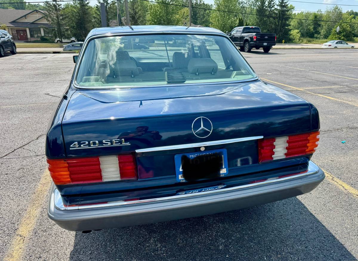 Mercedes-benz-s-class-1988-20