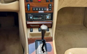 Mercedes-benz-s-class-1988-21