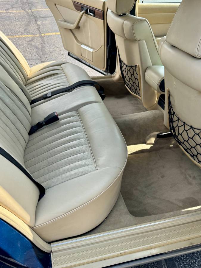 Mercedes-benz-s-class-1988