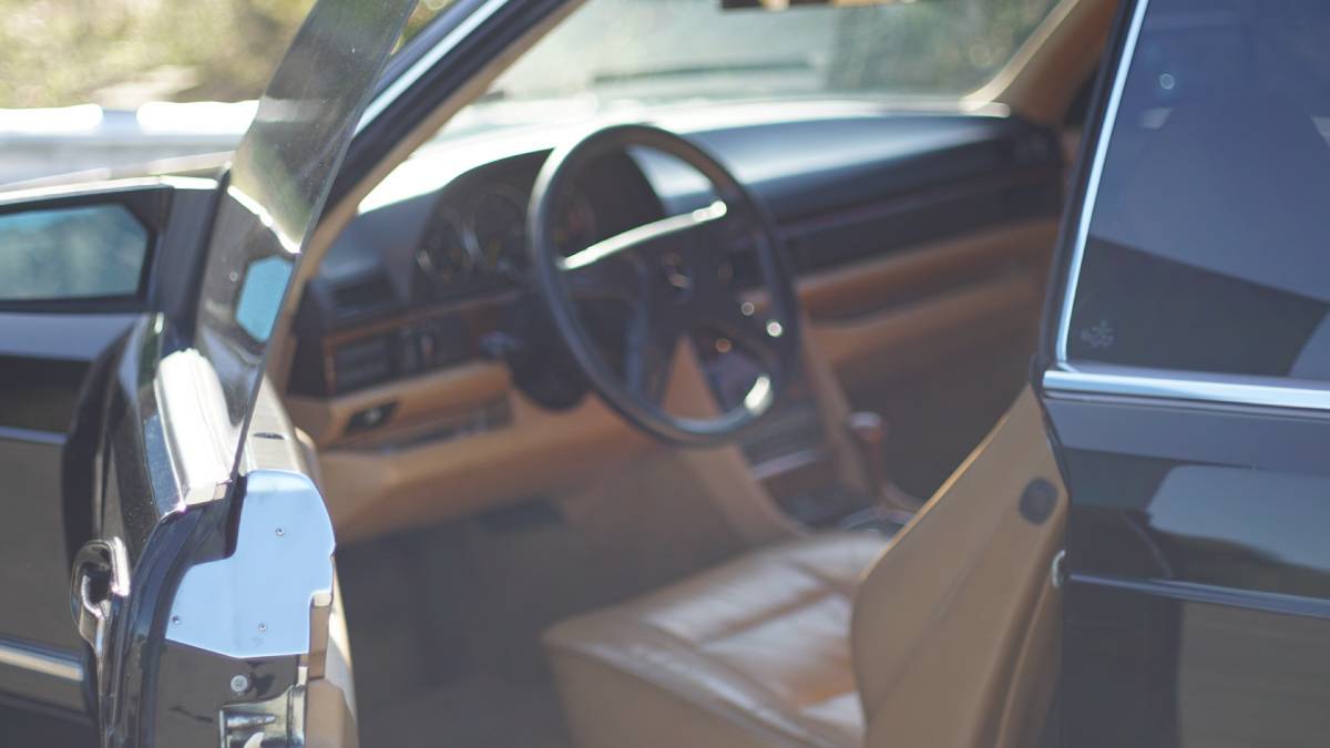 Mercedes-benz-s-class-1990-black-9