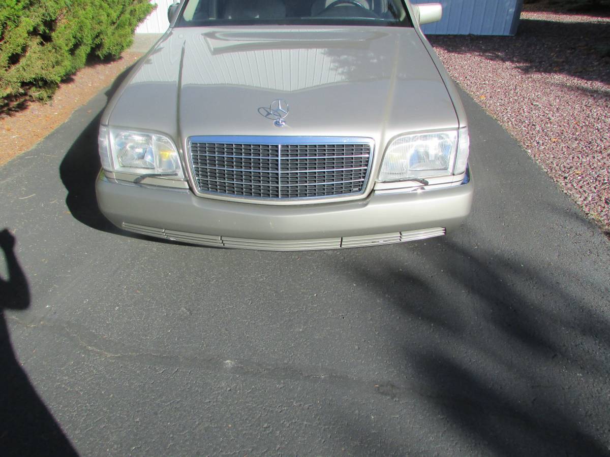 Mercedes-benz-s-class-1993-4