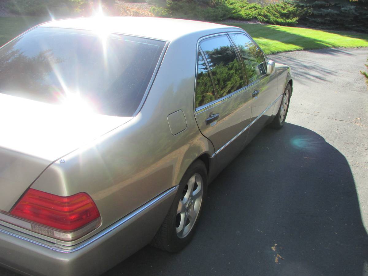 Mercedes-benz-s-class-1993