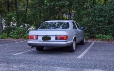 Mercedes-benz-s-class-diesel-1983-blue-2