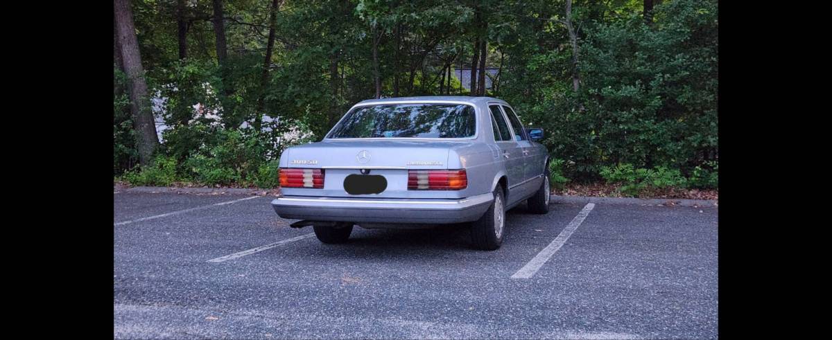 Mercedes-benz-s-class-diesel-1983-blue-2