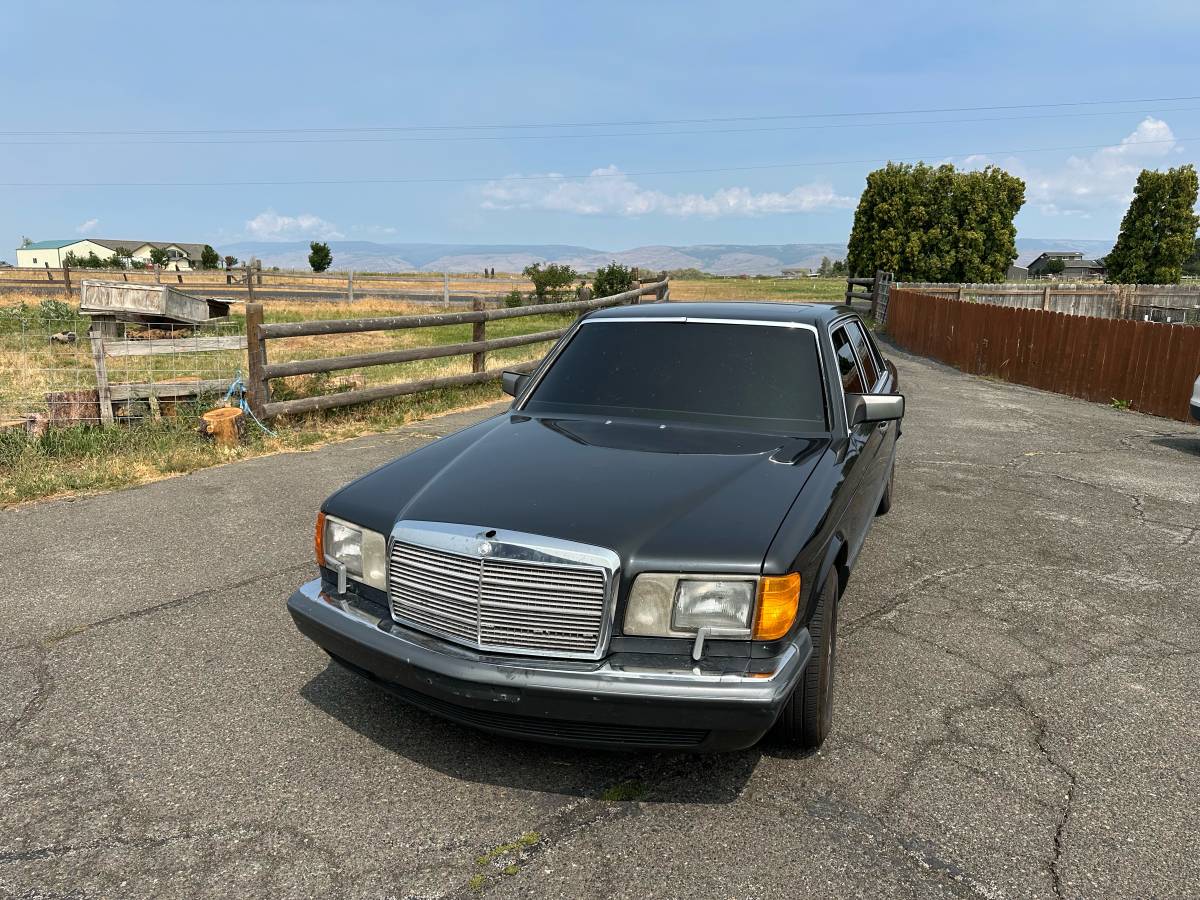 Mercedes-benz-s-class-diesel-1990-black-1