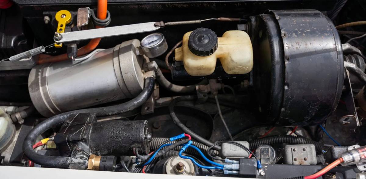Mercedes-benz-sl230-electric-1964-white-12