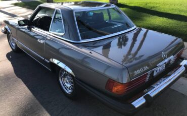 Mercedes-benz-sl380-1984-grey-13
