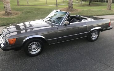 Mercedes-benz-sl380-1984-grey-21