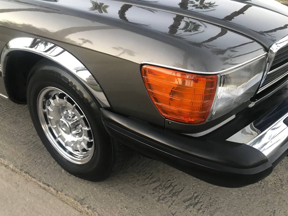 Mercedes-benz-sl380-1984-grey-22