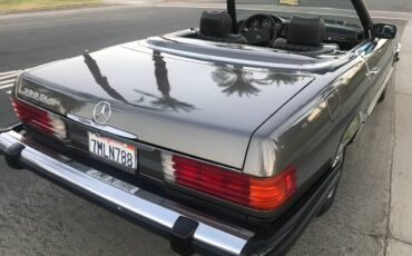 Mercedes-benz-sl380-1984-grey-3
