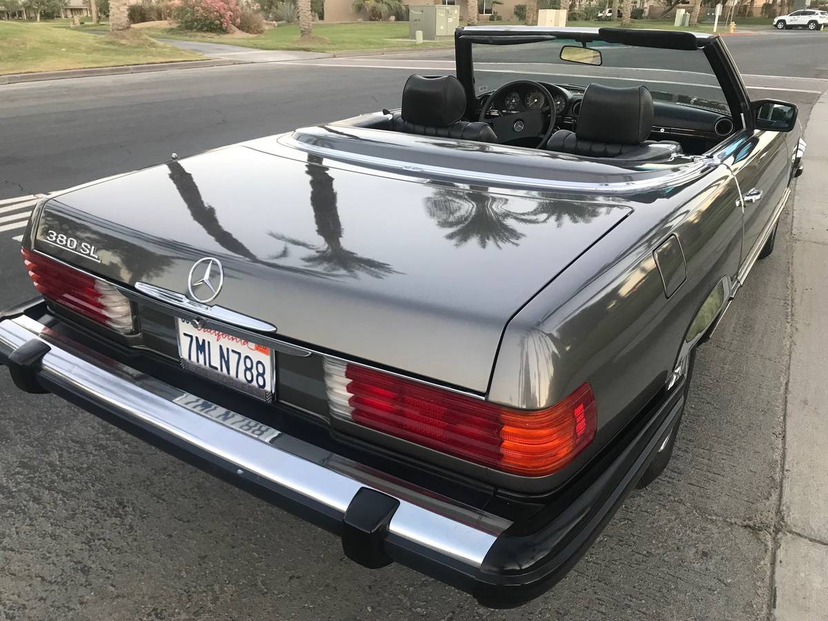 Mercedes-benz-sl380-1984-grey-3