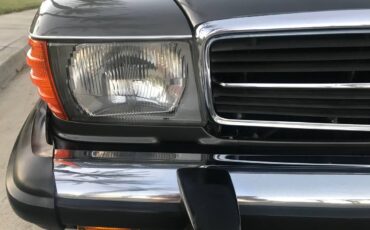 Mercedes-benz-sl380-1984-grey-7