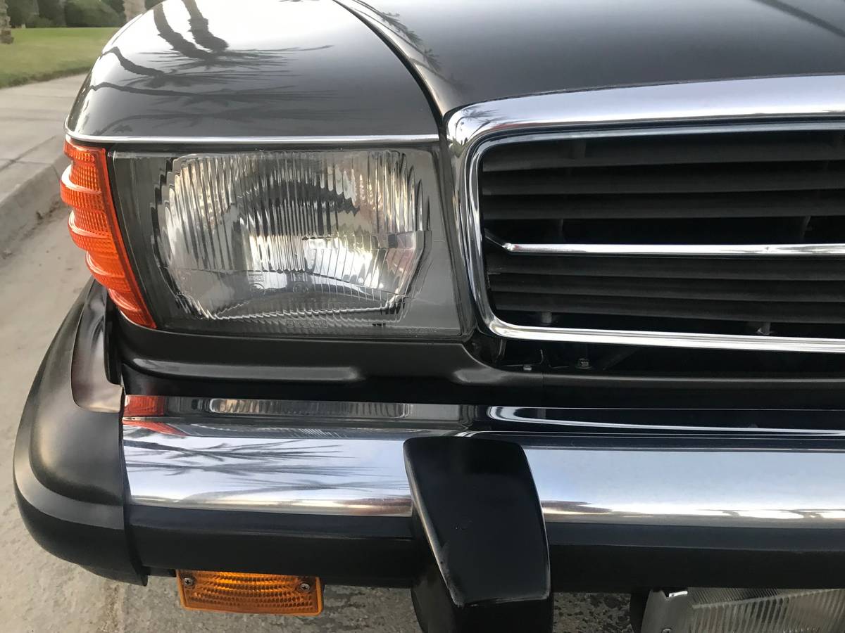 Mercedes-benz-sl380-1984-grey-7