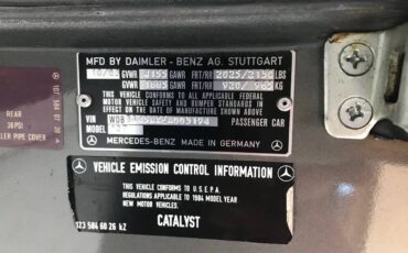 Mercedes-benz-sl380-1984-grey-9