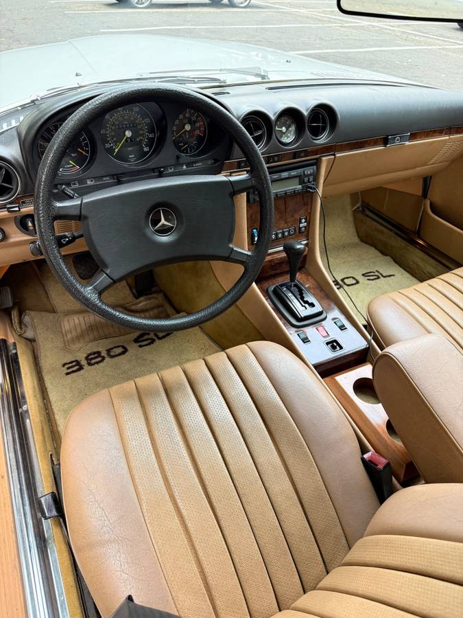 Mercedes-benz-sl380-1984-white-11