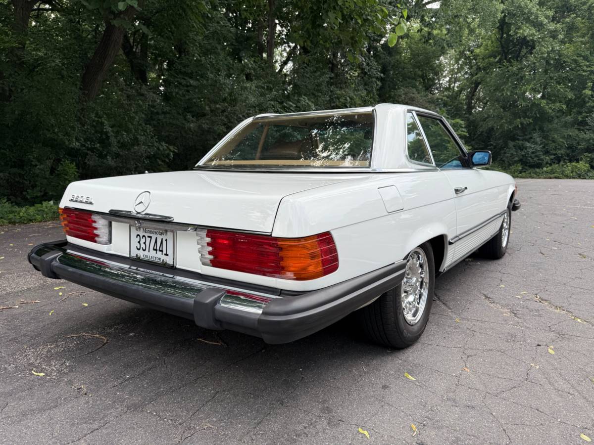 Mercedes-benz-sl380-1984-white-19