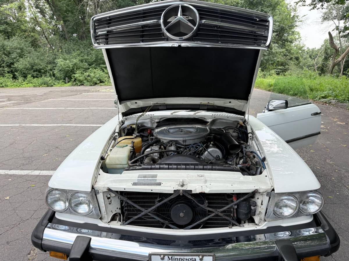 Mercedes-benz-sl380-1984-white-9